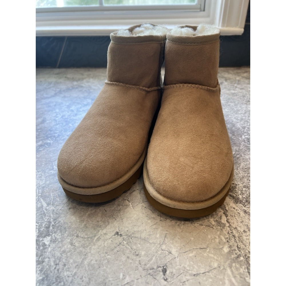 UGG Classic Mini II Sand Sheepskin Suede Boots Women's Size 6 - Picture 4 of 8